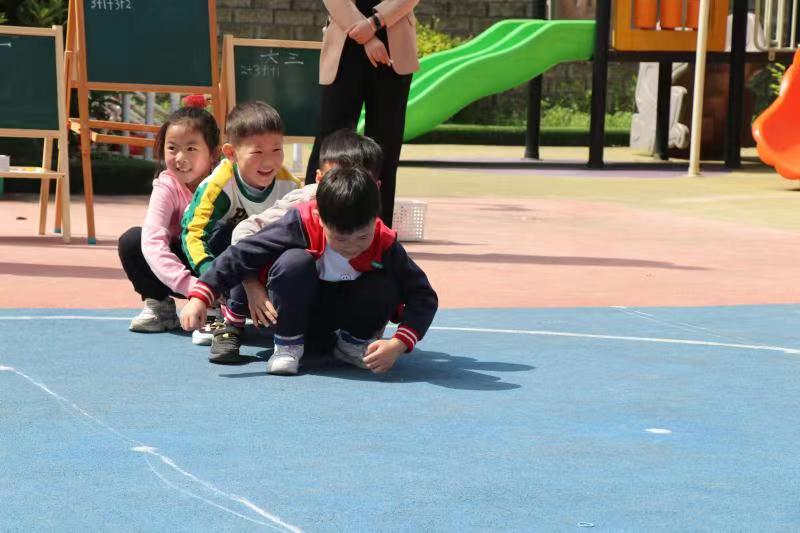20210430新城大班运动会新闻_html_m567110f5.jpg
