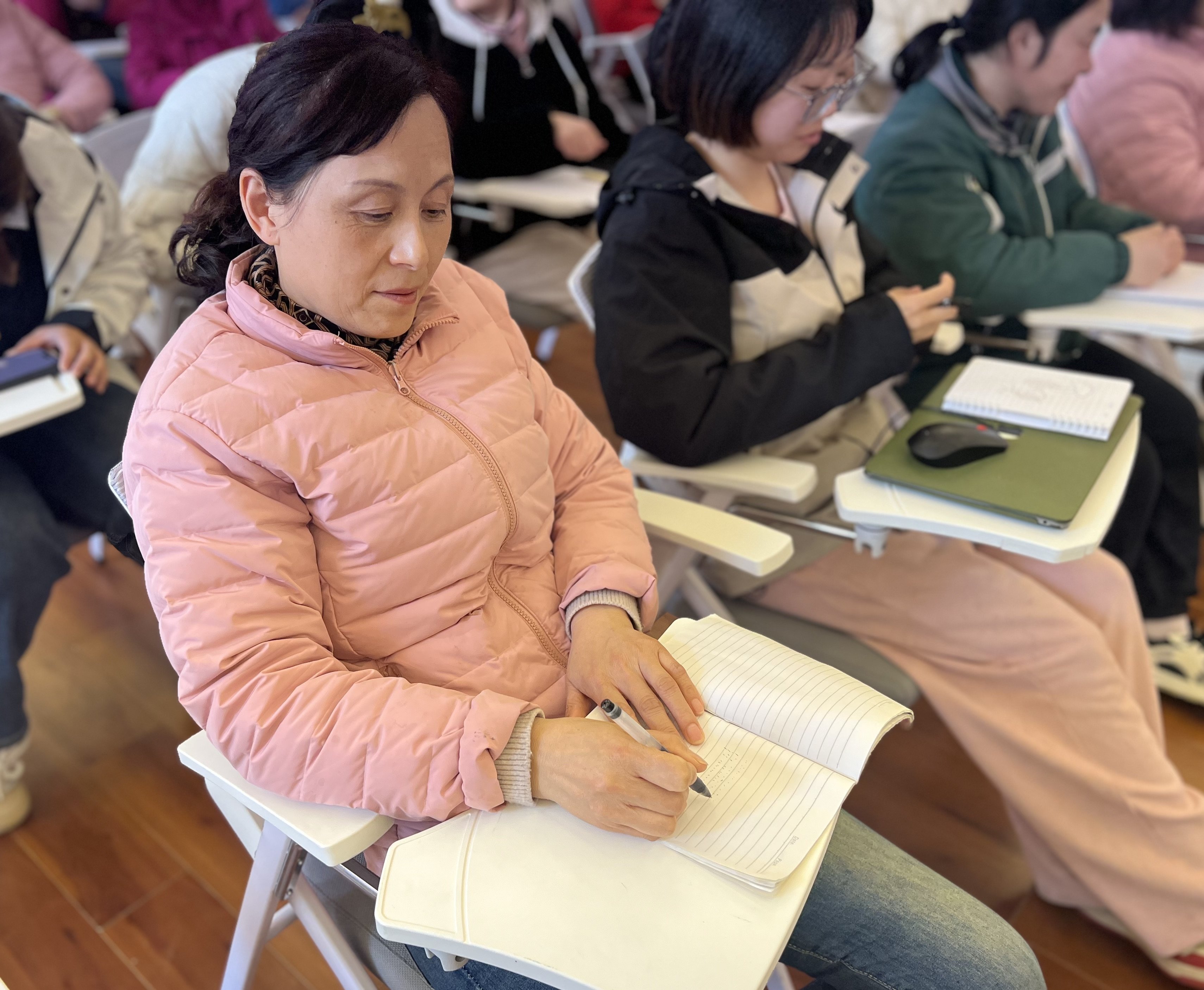 20250320【生活燕幼&middot;园区动态】新城分园：春风化雨润师心 正念赋能护花开_html_2764a8dc.jpg