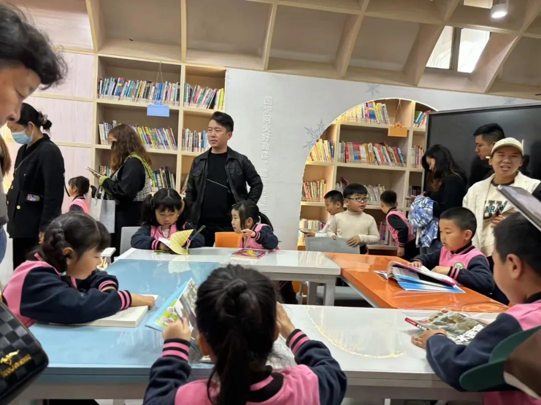 【生活燕幼·园区动态】下庙分园：“大班萌娃探小学，开启人生新篇章”——记幼儿园大班进小学体验活动(1)_html_4f23a6c8.jpg
