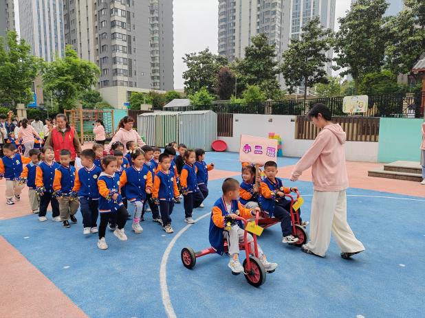 20240429小班亲子运动会_html_m603d528d.jpg
