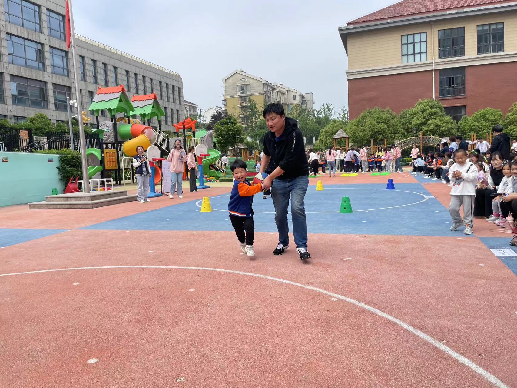 20240429小班亲子运动会_html_m1fabbc50.jpg