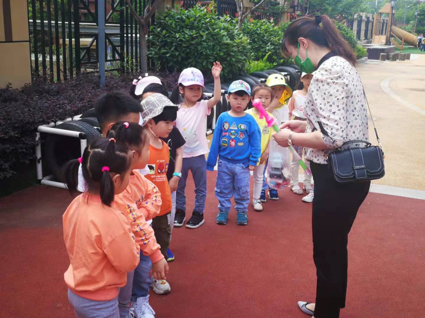 20210525新城园区防拐骗演练活动(1)(1)_html_1a1e77c1.jpg