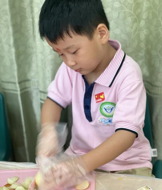 【生活燕幼·园区动态】下庙分园：“燕衔双节  庙趣横生”——双节同庆游园活动(1)_html_34bb2bc4.jpg