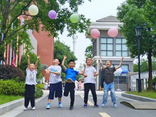 2024.5春天不是读书天_html_7e3f4d4b.jpg