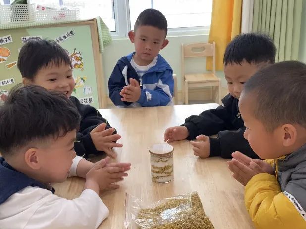 20230421 【生活燕幼·园区动态】燕鸣苑分园：一杯春滋味 闲时饮茶香——记小三班清明节气活动_html_5e7c7280.jpg
