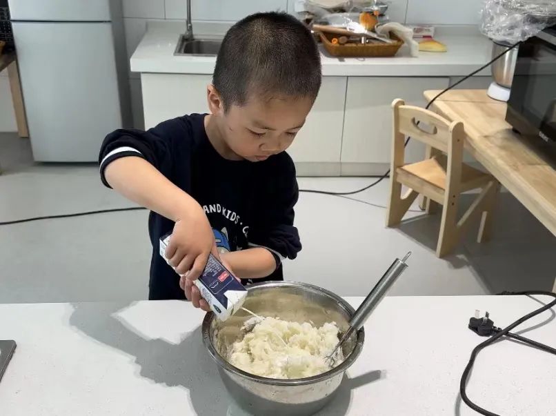 20230420【生活燕幼·园区动态】燕鸣苑分园：“雨生百谷，暮春将夏”——舌尖上的节气之谷雨_html_m85bd36e.jpg