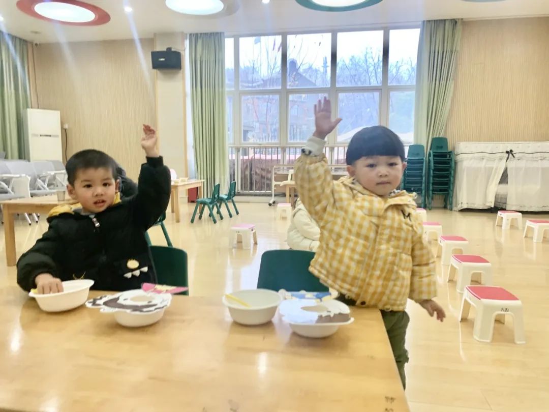 20231215【生活燕幼·园部动态】下庙分园：“自理小能手，快乐显身手”——自理能力大赛_html_m1953cdba.jpg