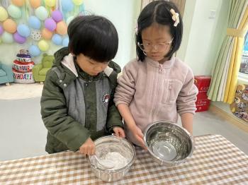 20241121  【生活燕幼·园区动态】：小雪至　暖寒冬——舌尖上的节气之小雪_html_m9898db.jpg