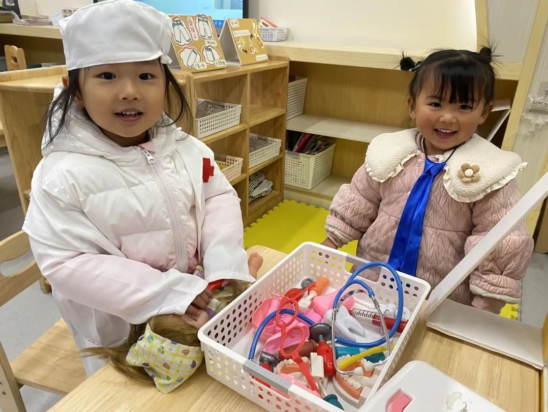20230206【生活燕幼&middot;园区动态】燕鸣苑分园：“春暖花开 萌兔归来”——新学期开学记_html_3c16cba0.jpg