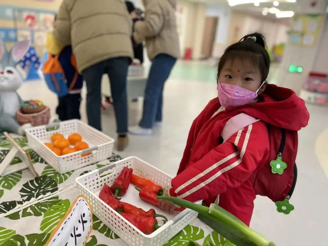20230206【生活燕幼&middot;园区动态】燕鸣苑分园：“春暖花开 萌兔归来”——新学期开学记_html_268ad06a.jpg