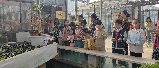 20231015燕子矶幼儿园亲子劳动实践营活动_html_m6e9a088d.jpg