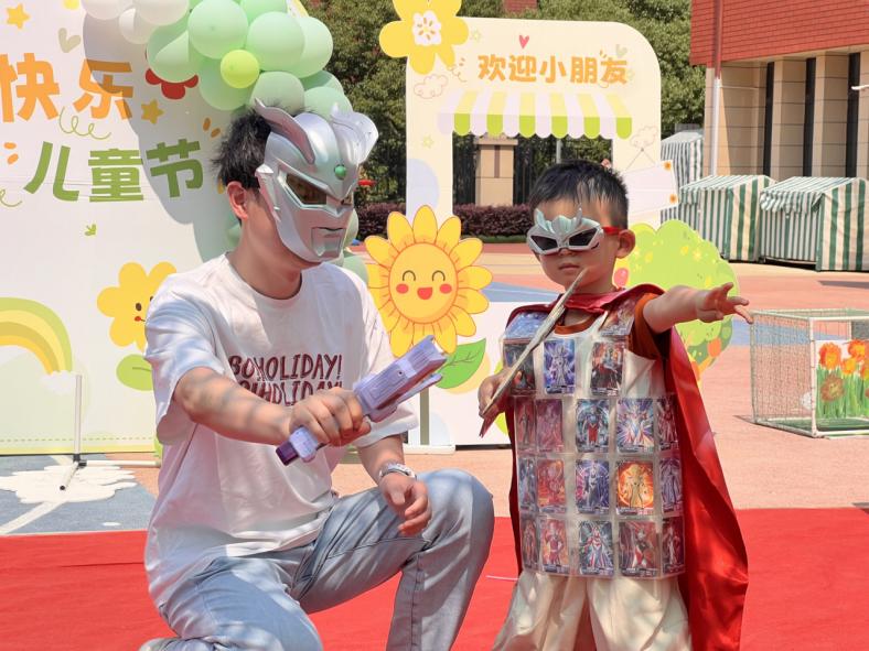 20250530【生活燕幼·园区动态】新城分园：新城分园：“粽”享端午 童趣六一——小班年级组端午六一同庆活动_html_52da2f6c.jpg