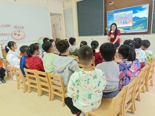 20240614【生活燕幼·年级组动态】新城分园：“家”点精彩，“育”见未来——家长故事团、资源团、种植团活动_html_4649771a.jpg