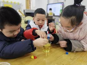 【生活燕幼·园区动态】燕幼中心园雨水时节，润物无声——大一班雨水节气活动_html_fd67d5d.jpg