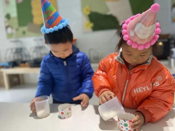 20230303【生活燕幼·园区动态】燕鸣苑分园：烂漫春日 邂逅成长——记三月“小桃子”集体生日会_html_m237a4453.jpg