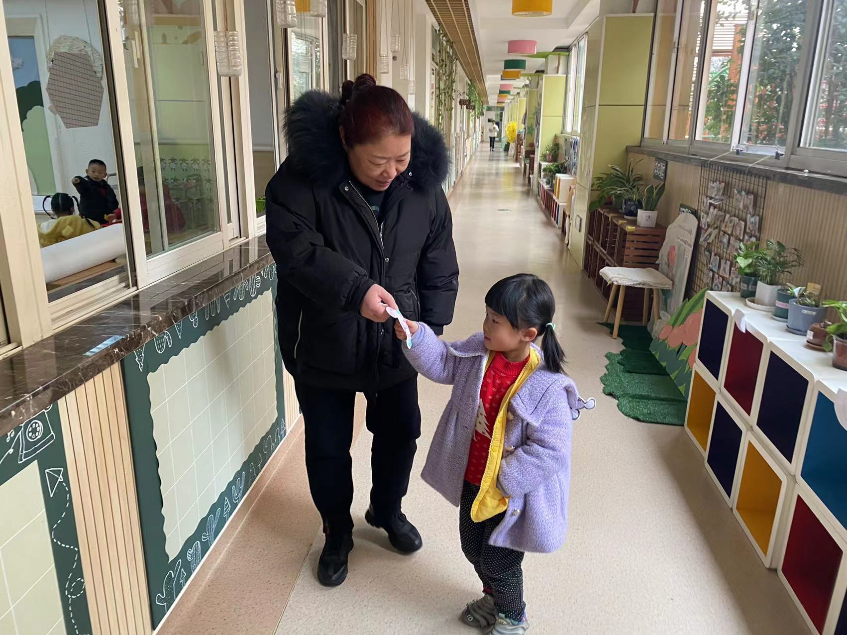20230228  【生活燕幼·安全第一】下庙分园：“反诈防拐，安全伴你行”——安全教育系列活动_html_eea75e5.jpg