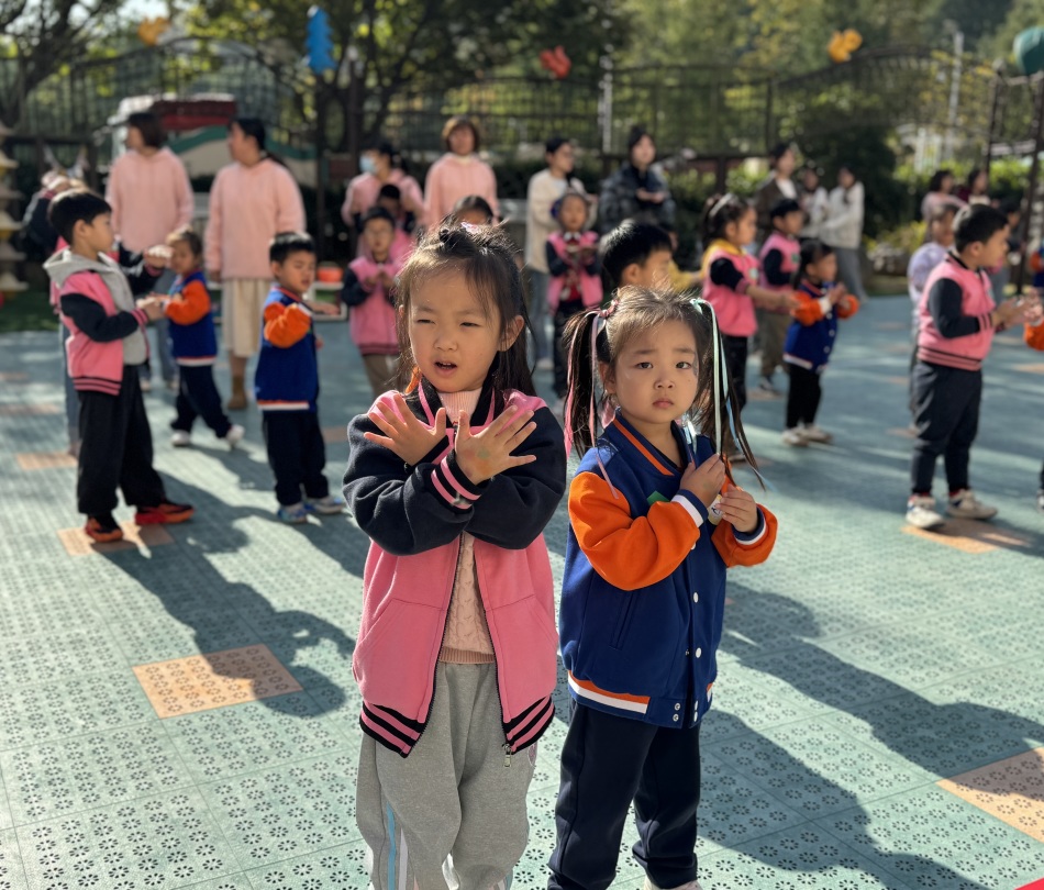 【生活燕幼·园区动态】下庙分园：“大手拉小手，运动迎园庆”——大带小运动会_html_mbd8d50f.jpg
