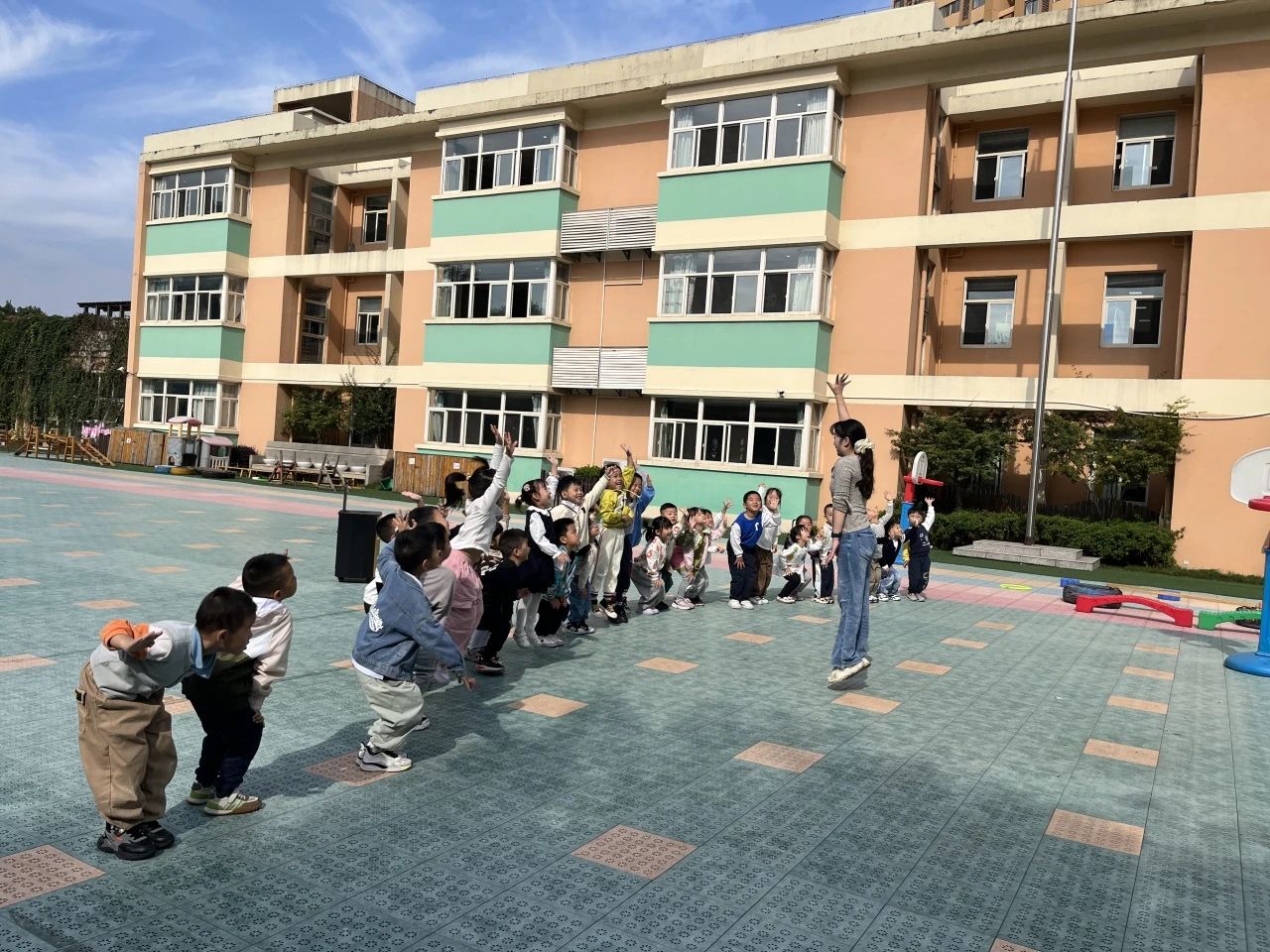 20231019 【生活燕幼 教研组活动】下庙分园：悦享体育 以研促教_html_79aa14cb.jpg