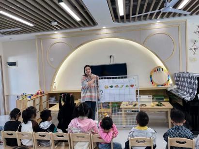 【生活燕幼&middot;教科研动态】 潜心教研　共促成长——科学组公开课教研活动_html_75d5b2d2.jpg