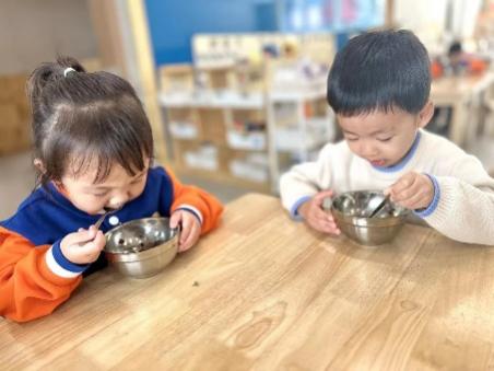 20231108  【生活燕幼·园区动态】“秋韵正浓时，悄然迎立冬”——舌尖上的节气之立冬_html_m729a6e1f.jpg