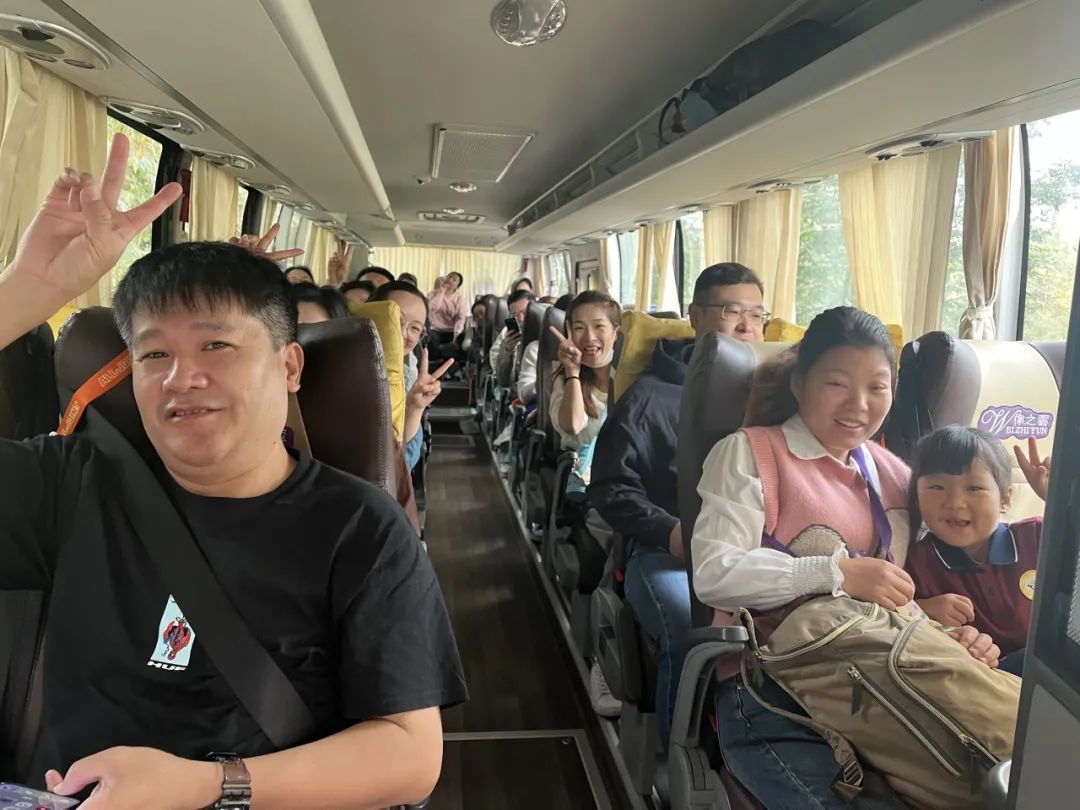 20231028 【生活燕幼·园区动态】燕鸣苑分园：秋日好时光 相约“趣”自然——亲子秋游活动_html_m3afc4df8.jpg