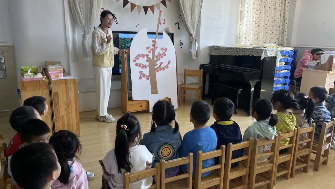 【生活燕幼·教研组动态】下庙分园：“语”你相约，“研”续成长——语言组集体教学观摩活动_html_4f024113.jpg