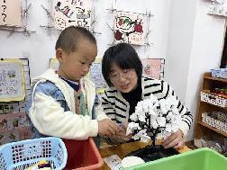 2023.3.24【生活燕幼·教研组动态】燕幼中心园：探索大奥秘 畅玩科学区---科学教研组区域游戏开放_html_m2c7f34cc.jpg