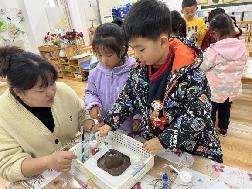 2023.3.24【生活燕幼·教研组动态】燕幼中心园：探索大奥秘 畅玩科学区---科学教研组区域游戏开放_html_71b149cd.jpg