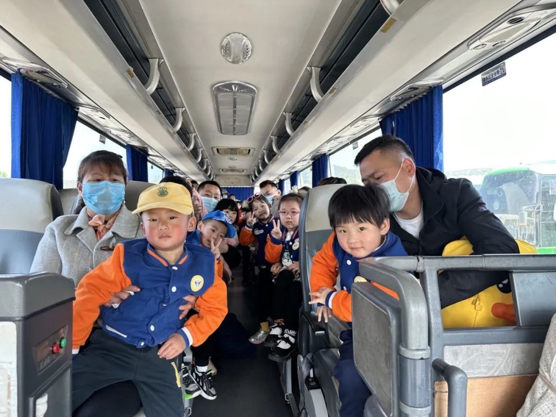 20230407【生活燕幼·园区动态】燕鸣苑分园：遇春光，趣春游——幼儿园春游活动_html_7e0b870a.jpg