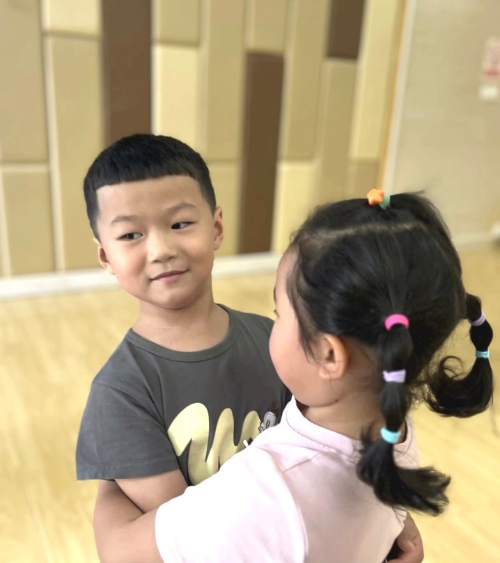 【生活燕幼·园区动态】下庙分园：“帮助弟弟妹妹”——新学期第一次儿童陶研会_html_m52b1a14c.jpg