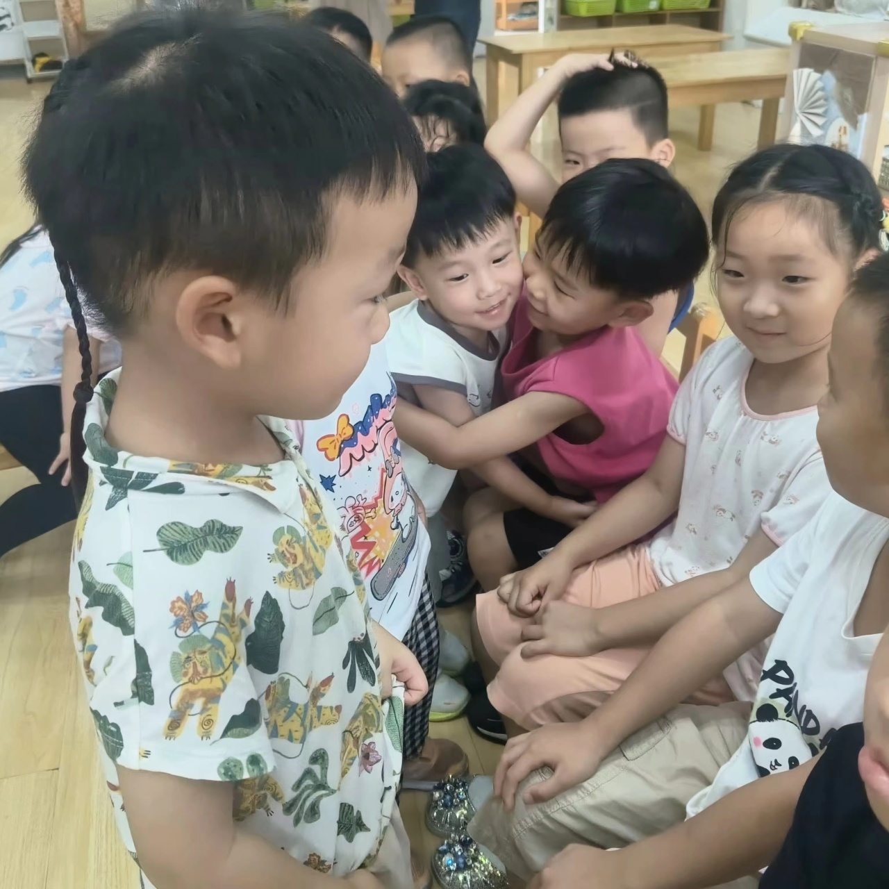 【生活燕幼·园区动态】下庙分园：“帮助弟弟妹妹”——新学期第一次儿童陶研会_html_m4e0d6c91.jpg