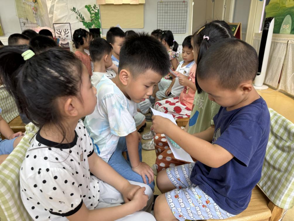 20241014【生活燕幼&middot;园区动态】新城分园——我是小小升旗手大五班升旗活动_html_2757ef9c.jpg