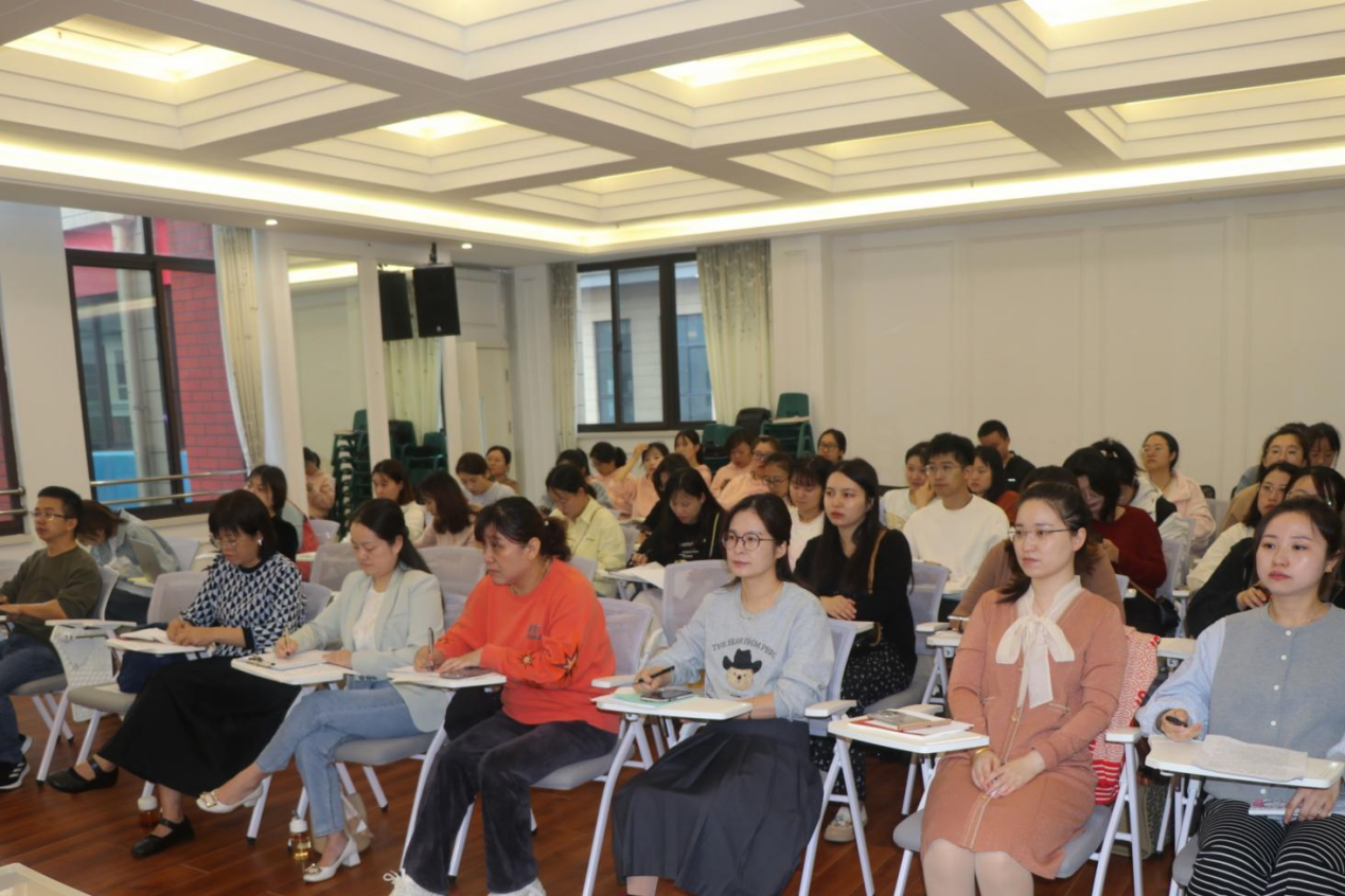 20241018新城分园承办栖霞区课程建设项目组与赵青名师工作室联合教研活动_html_m3b0e484f.png