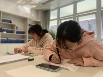 20231120【生活燕幼·园区动态】知行合一 求知善读——“行知领读活动”及“教师钢笔字比赛”_html_ac561f0.jpg