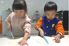 20231115【生活燕幼&middot;园区动态】小小时光，岁岁成长——十一月“小桃子”生日会_html_284bdc2a.png