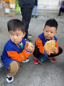 20231123【生活燕幼·园区动态】燕鸣苑分园：走，我们去买菜——中班年级组社会实践活动_html_m7d29787a.jpg