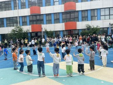 20230518 【生活燕幼·园区动态】燕鸣苑分园：夏日有约 伴“幼”成长——家长半日活动_html_m33d01fe2.jpg