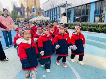 20241217 【生活燕幼·园区动态】燕鸣苑分园：“运动悦童心，亲子伴成长”——亲子运动会_html_m7ce1be65.jpg