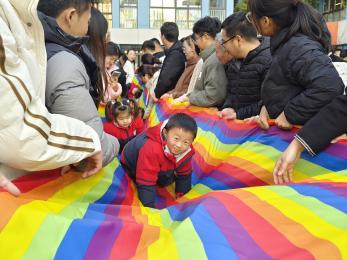 20241217 【生活燕幼·园区动态】燕鸣苑分园：“运动悦童心，亲子伴成长”——亲子运动会_html_fb3ef67.jpg