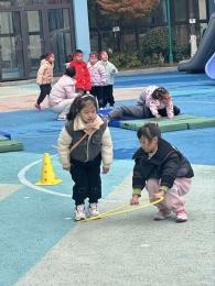 20241217 【生活燕幼·园区动态】燕鸣苑分园：“运动悦童心，亲子伴成长”——亲子运动会_html_75fae816.jpg
