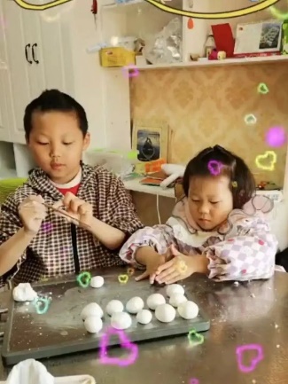 20240217  【生活燕幼】“齐乐龙龙，趣迎新年”——我的中国年主题活动_html_6646079b.jpg