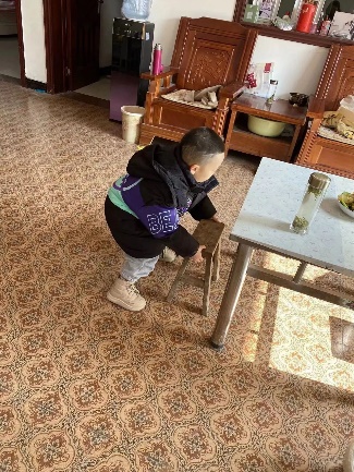 20240217  【生活燕幼】“齐乐龙龙，趣迎新年”——我的中国年主题活动_html_1e4f2437.jpg