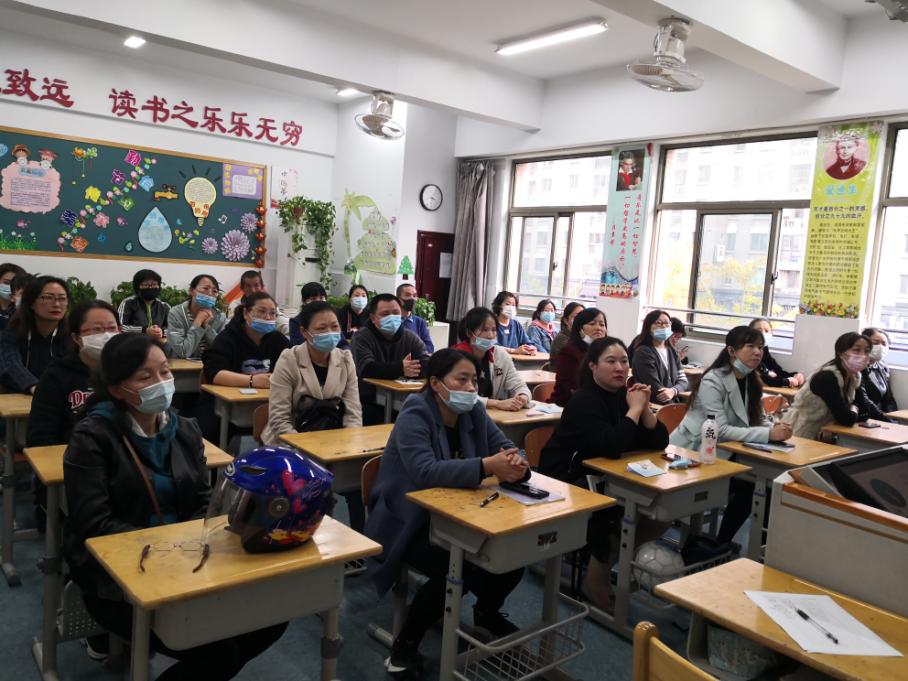家长学堂——凝心聚力促发展  家校共育伴成长_html_453c96a4.png