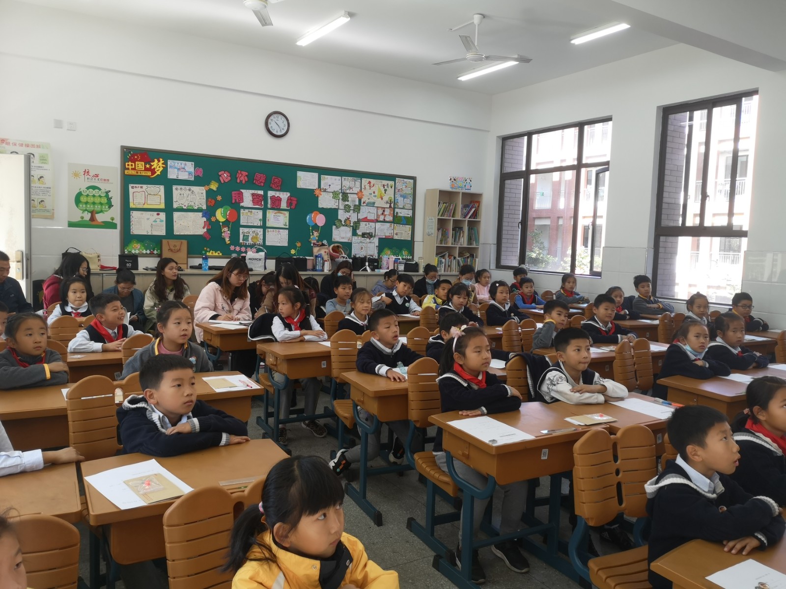 全体教师听课.jpg