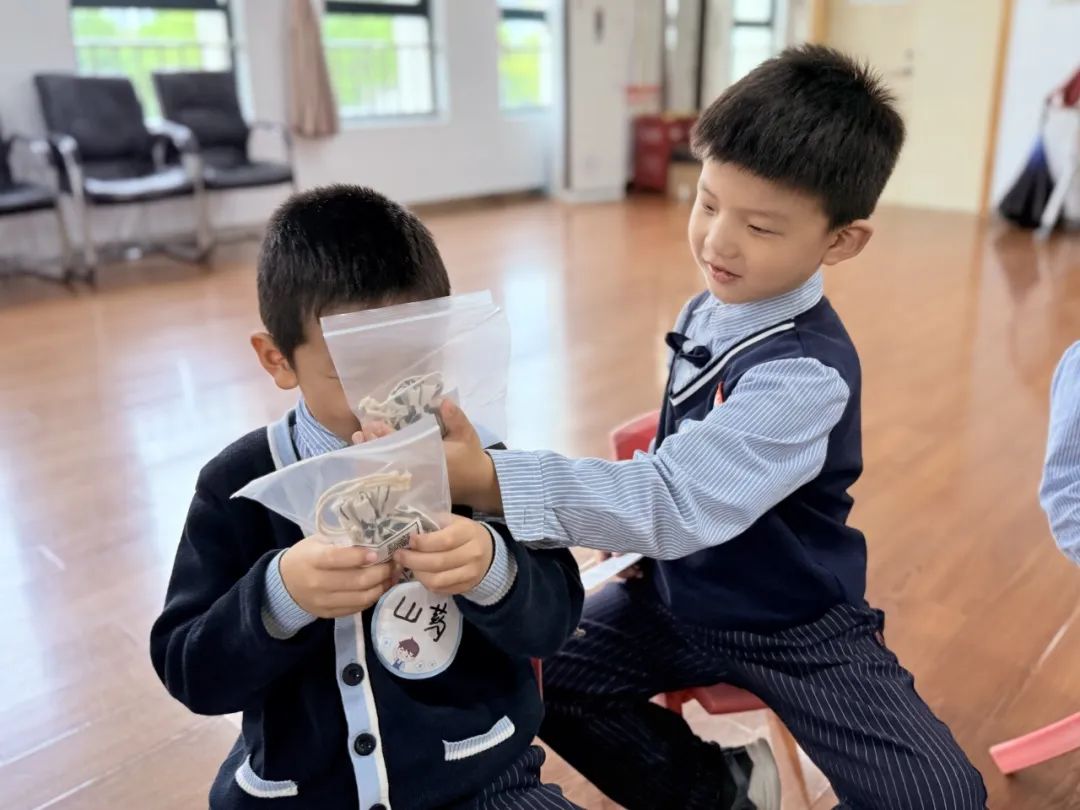 临时_html_752e0a31.jpg