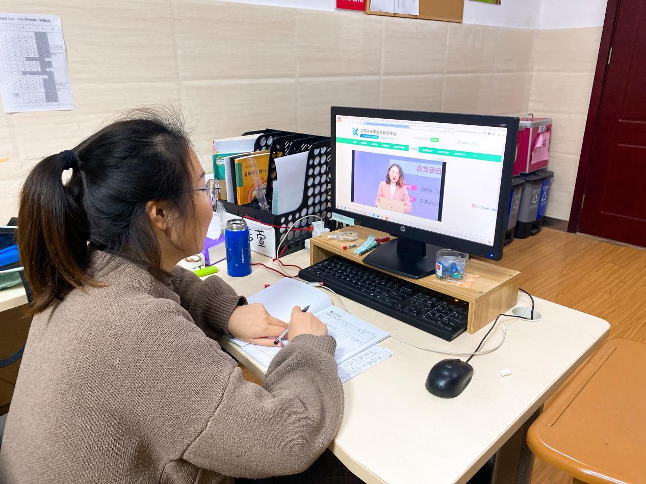 2024.3.1-王诗佳-学会欣赏  快乐自我(1)_html_m6194687e.jpg