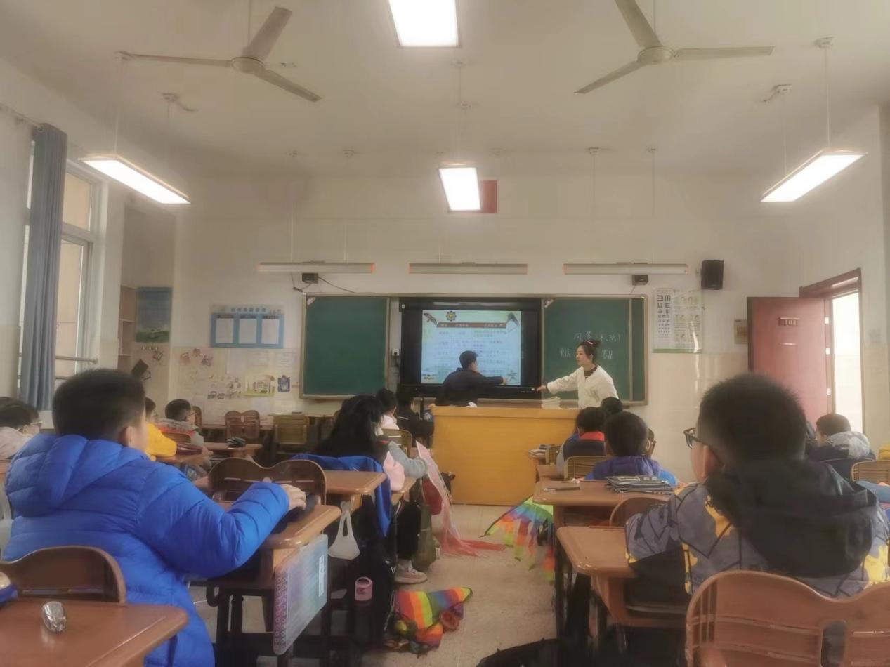 四年级视导报道(2)_html_40fb8b92.jpg