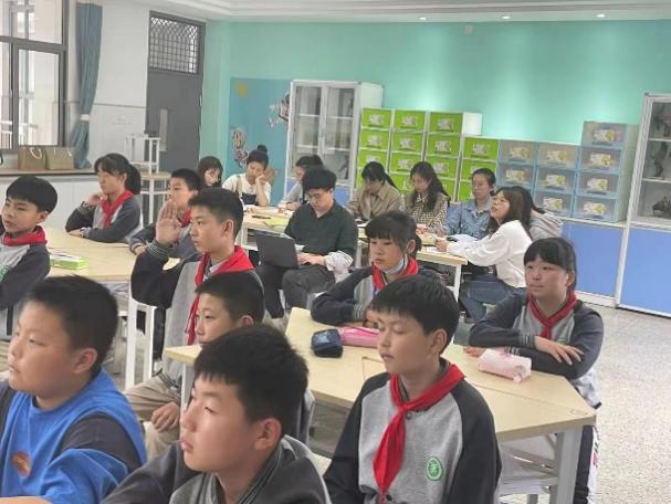 5.12迈皋桥教研组活动_html_75577ffe.jpg