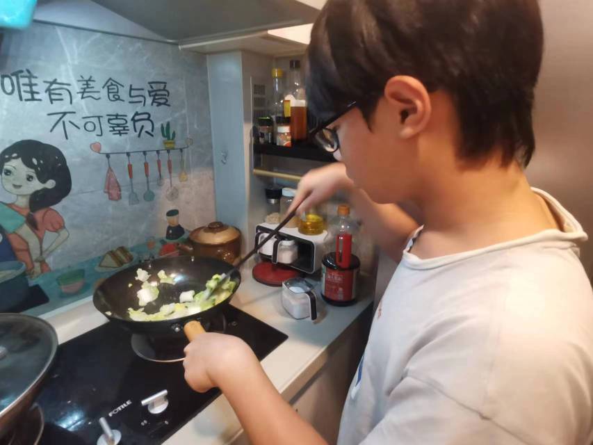 朱  婕-2023.8.28【大爱青秀&middot;少先队】劳动砺心智  实践促成长————记“沉浸式”家庭生活“陪伴”课程之暑期劳动月实践_html_6bab5da.jpg