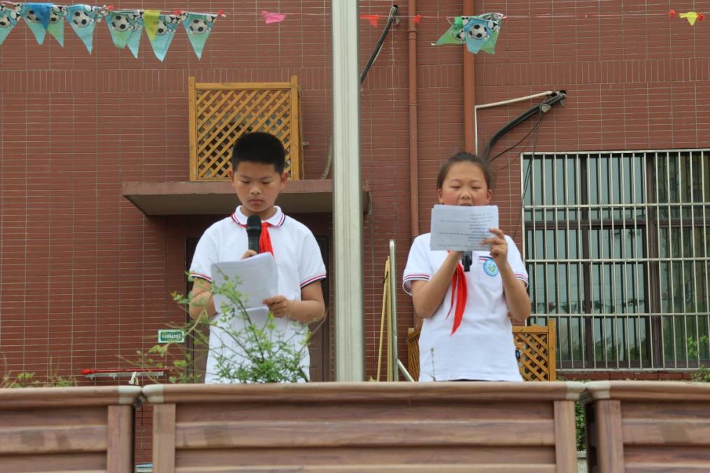 【大爱青秀】拼搏不止，逐梦未来！—南京市青秀城小学第五届“校长杯”足球班级联赛闭幕式暨颁奖仪式圆满举行(1)_html_61bf158c.jpg